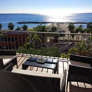 The Terrace Of Puerto Banus Beach , Marbella España